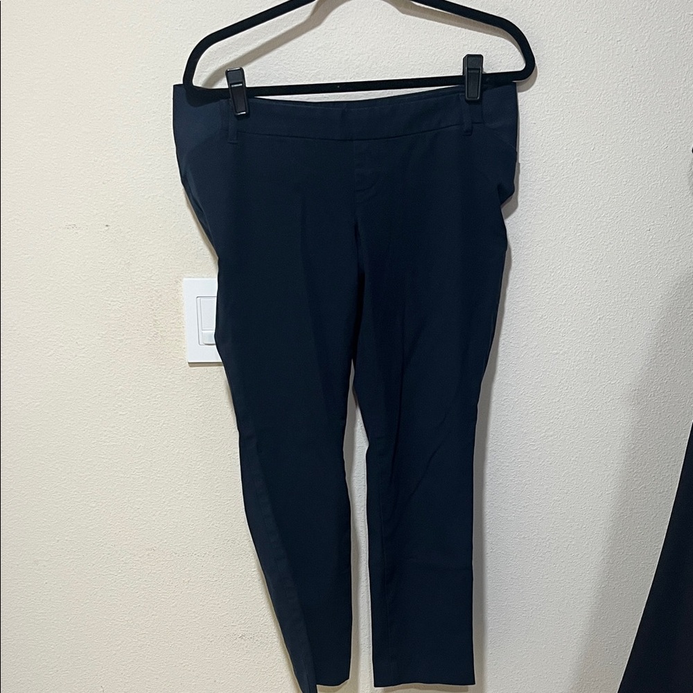 Old Navy Maternity Navy Side Panel Pixie Straight Ankle Pants. Size 8